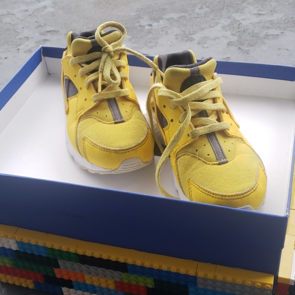 Nike - Picture 2 of 8